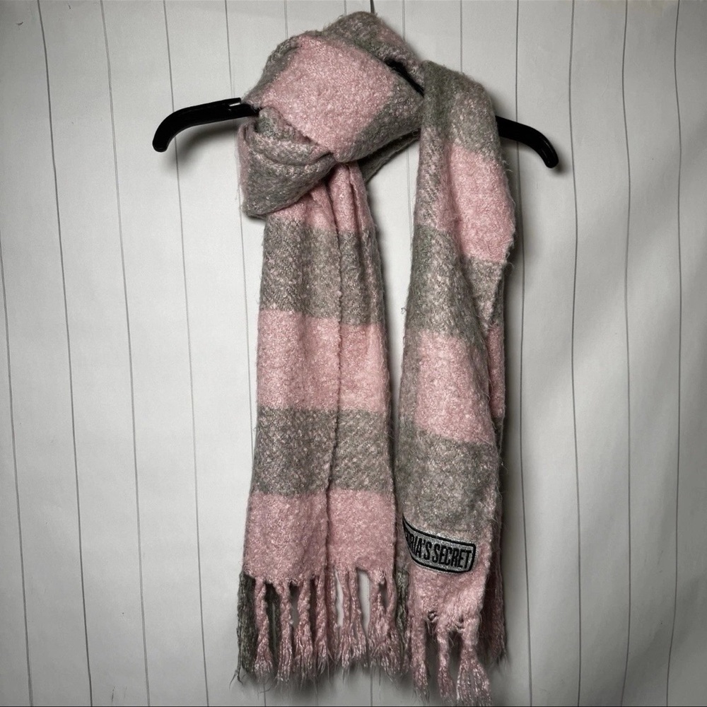 Victoria’s Secret Winter Angel Buffalo Check Plaid Fringe Scarf Pink/Gray Logo